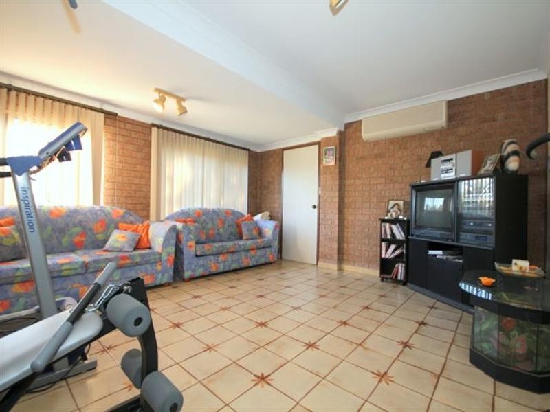 18A Cumberland Avenue, Georges Hall NSW 2198
