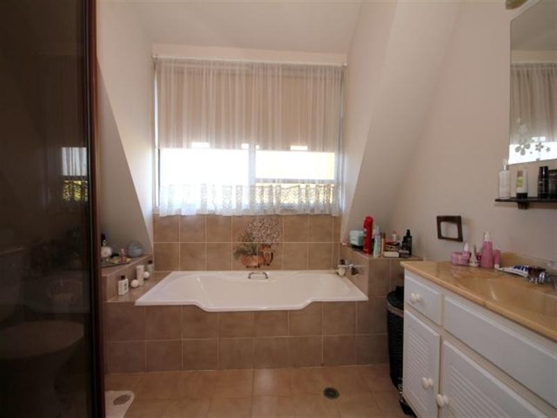 18A Cumberland Avenue, Georges Hall NSW 2198