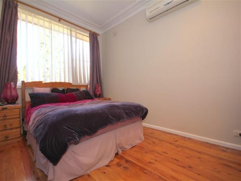 86 Rex Road, Georges Hall NSW 2198