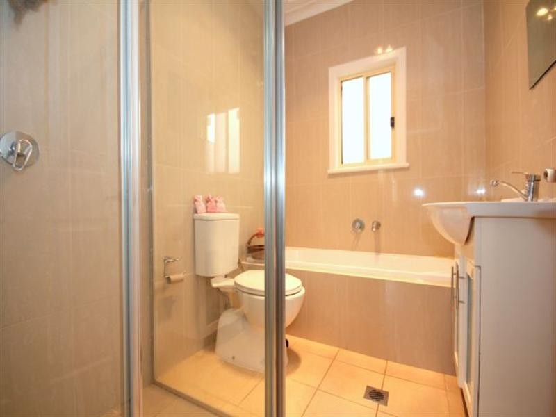 112 Hillcrest Avenue, Greenacre NSW 2190