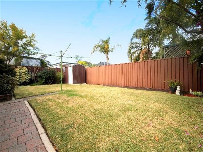 8 Lurnea Avenue, Georges Hall NSW 2198