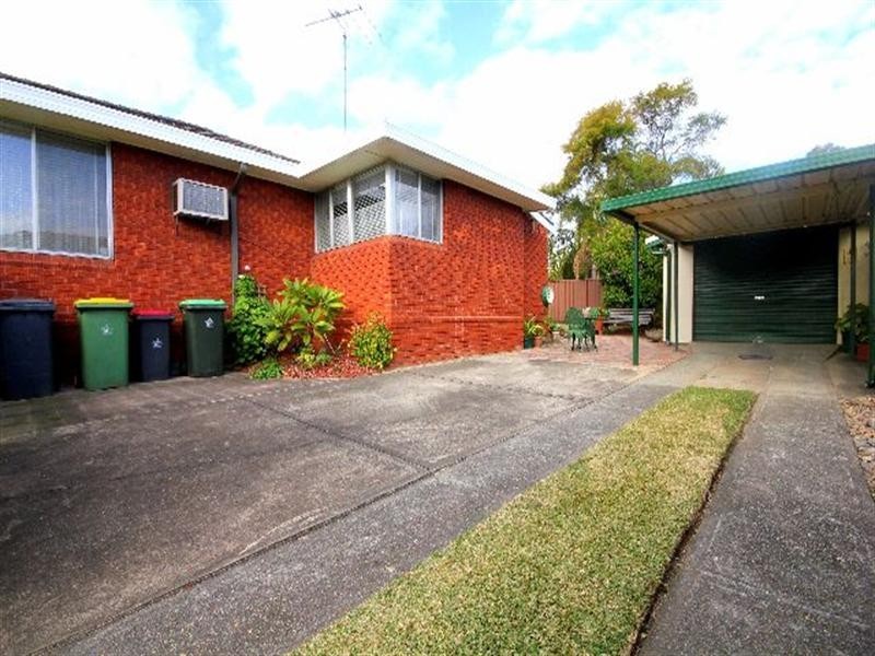 8 Lurnea Avenue, Georges Hall NSW 2198