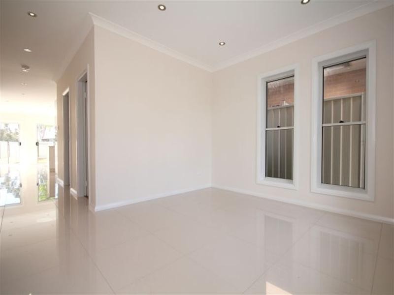 8 Holmes Avenue, Sefton NSW 2162