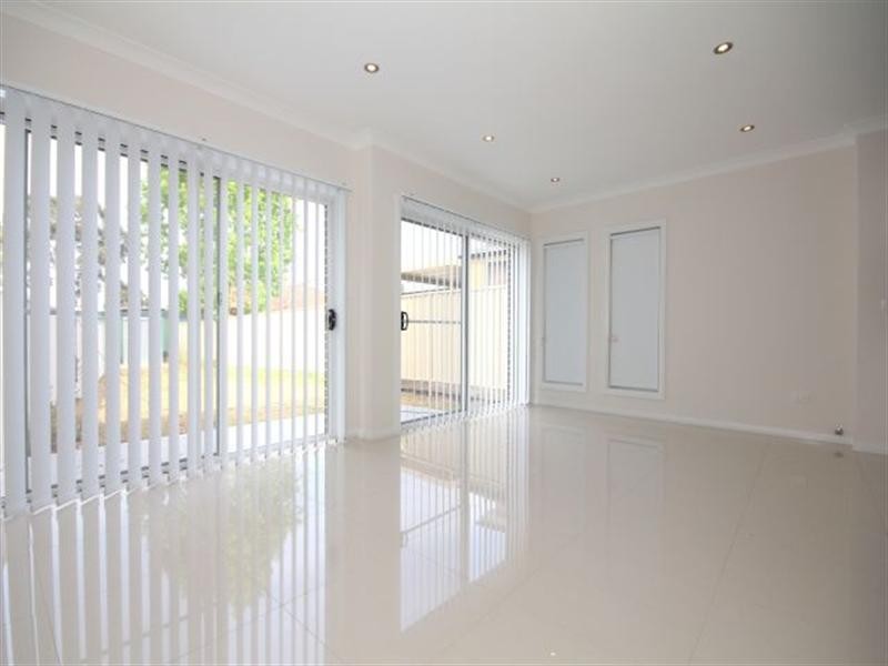 8 Holmes Avenue, Sefton NSW 2162