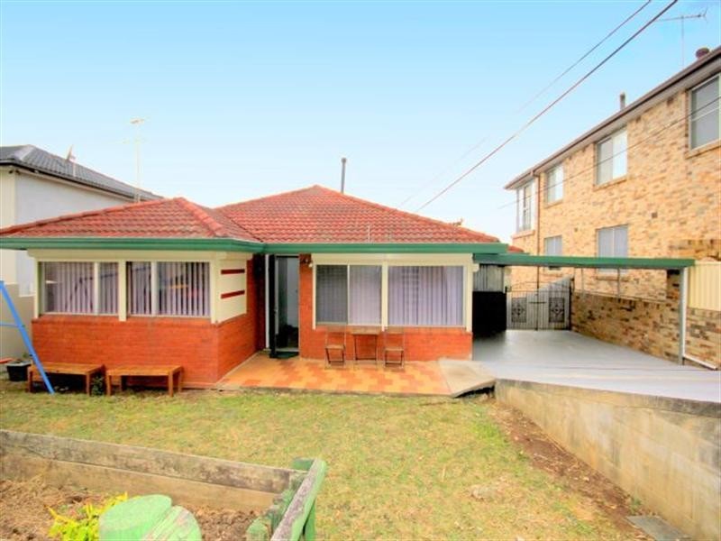 7 Hazel Street, Georges Hall NSW 2198
