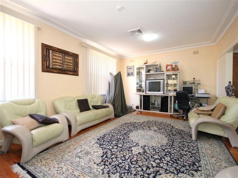 21 Collins Crescent, Yagoona NSW 2199