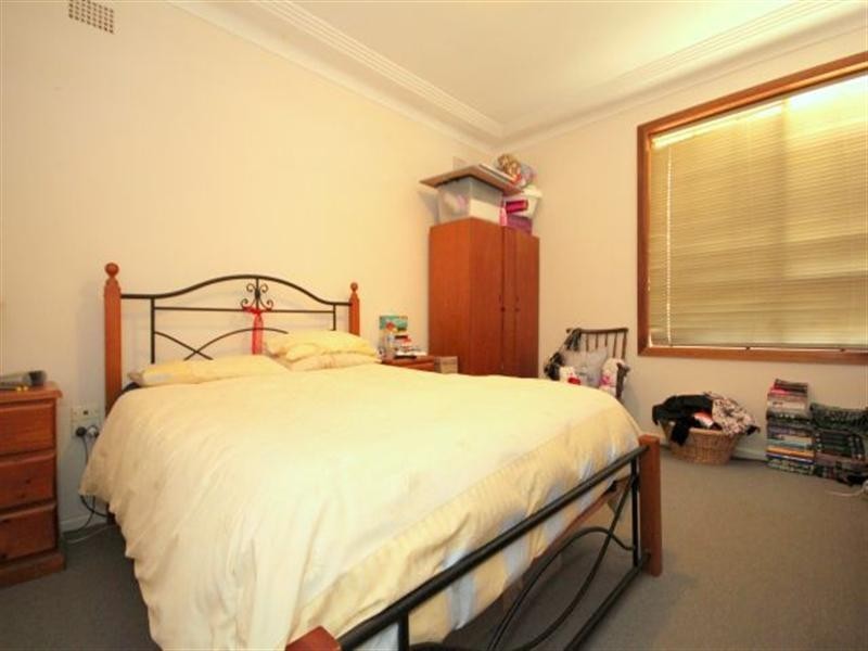 1 Collins Crescent, Yagoona NSW 2199