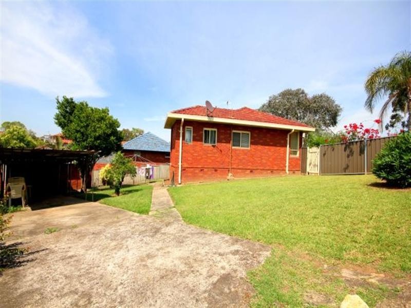 1 Collins Crescent, Yagoona NSW 2199
