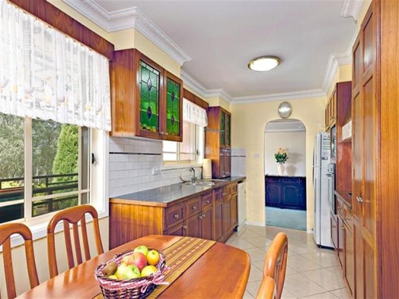 33 Wendy Avenue, Georges Hall NSW 2198