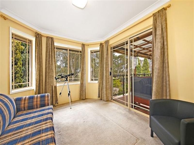 33 Wendy Avenue, Georges Hall NSW 2198