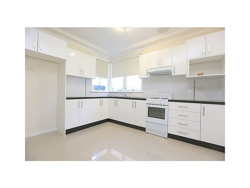 33 Surrey Avenue, Georges Hall NSW 2198