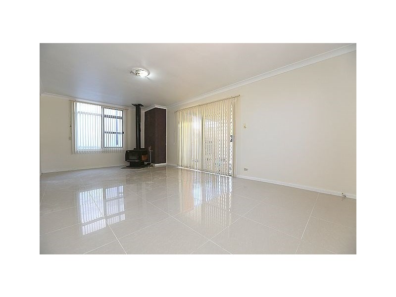 33 Surrey Avenue, Georges Hall NSW 2198