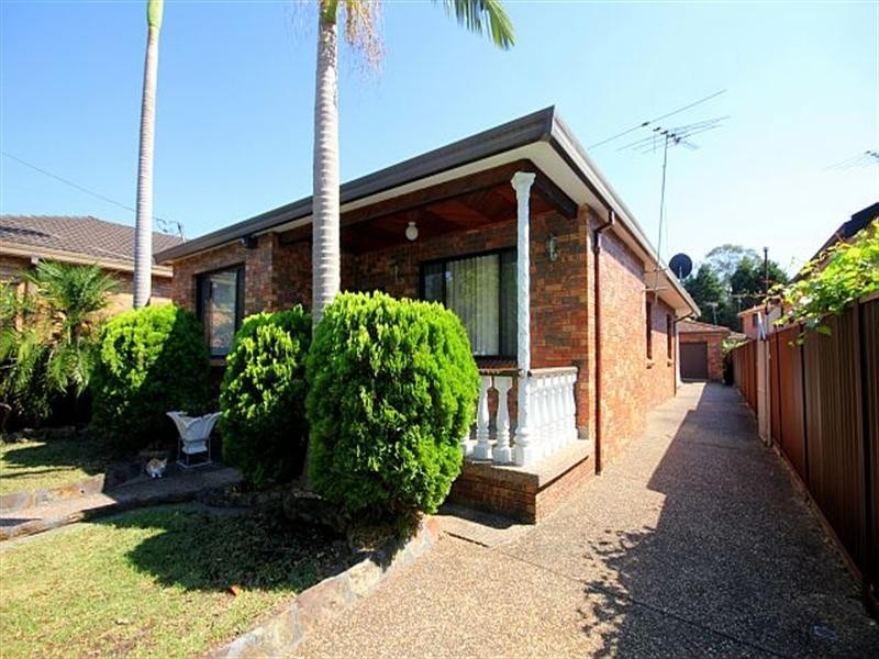 9 Cambridge Avenue, Bankstown NSW 2200