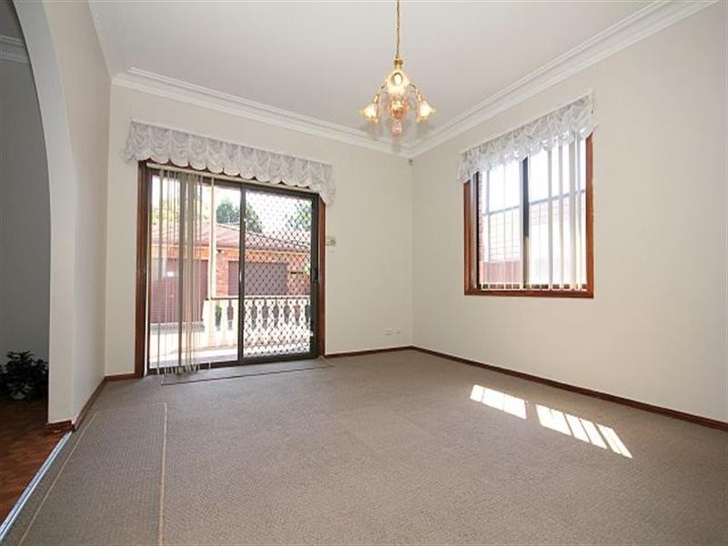 9 Cambridge Avenue, Bankstown NSW 2200