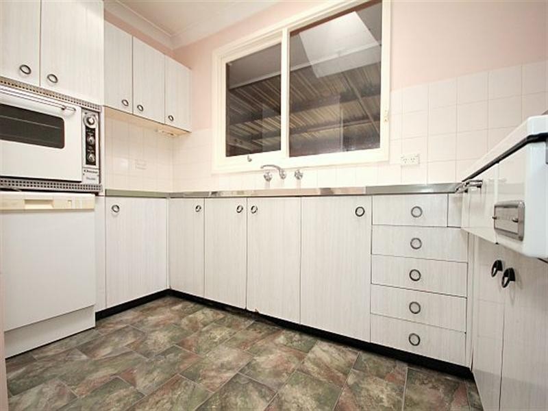 13 Sturt Avenue, Georges Hall NSW 2198