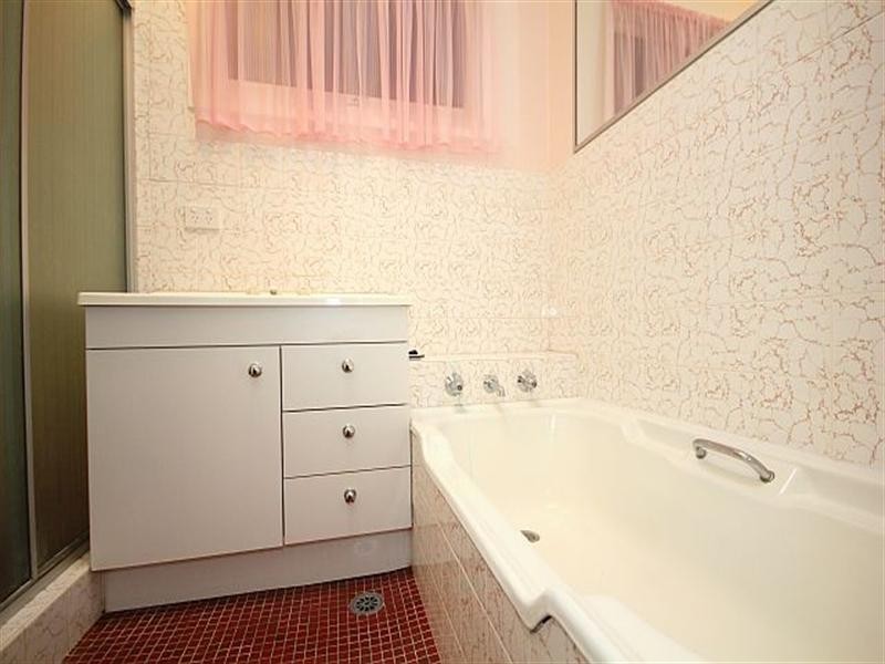 13 Sturt Avenue, Georges Hall NSW 2198