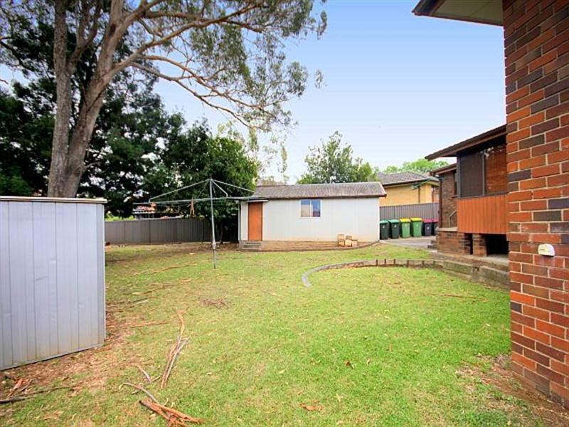 13 Sturt Avenue, Georges Hall NSW 2198