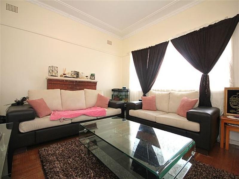 95 Macquarie Street, Greenacre NSW 2190