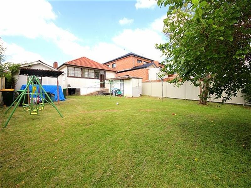 95 Macquarie Street, Greenacre NSW 2190