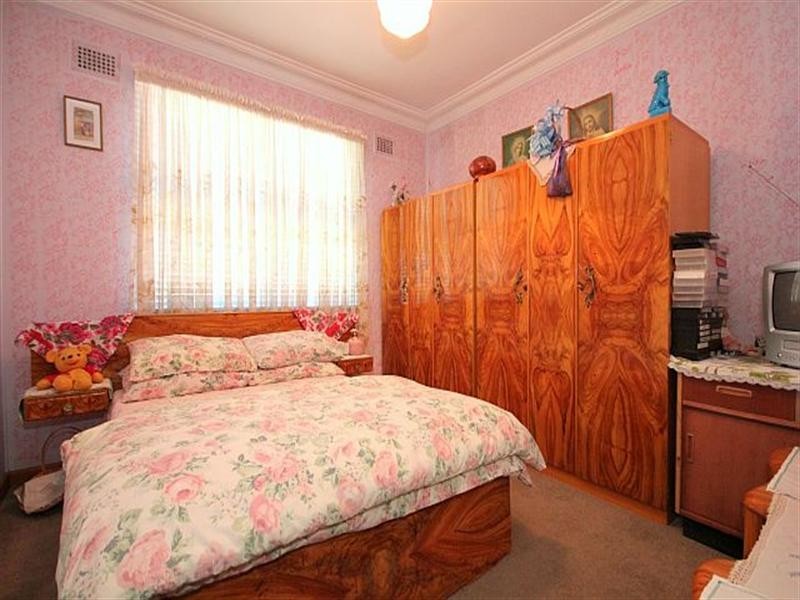 5 Ogmore Court, Bankstown NSW 2200