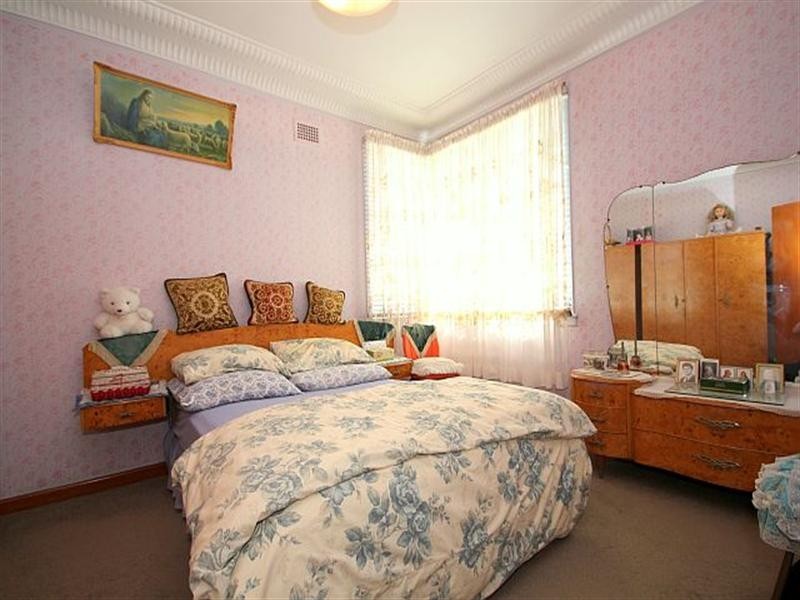 5 Ogmore Court, Bankstown NSW 2200