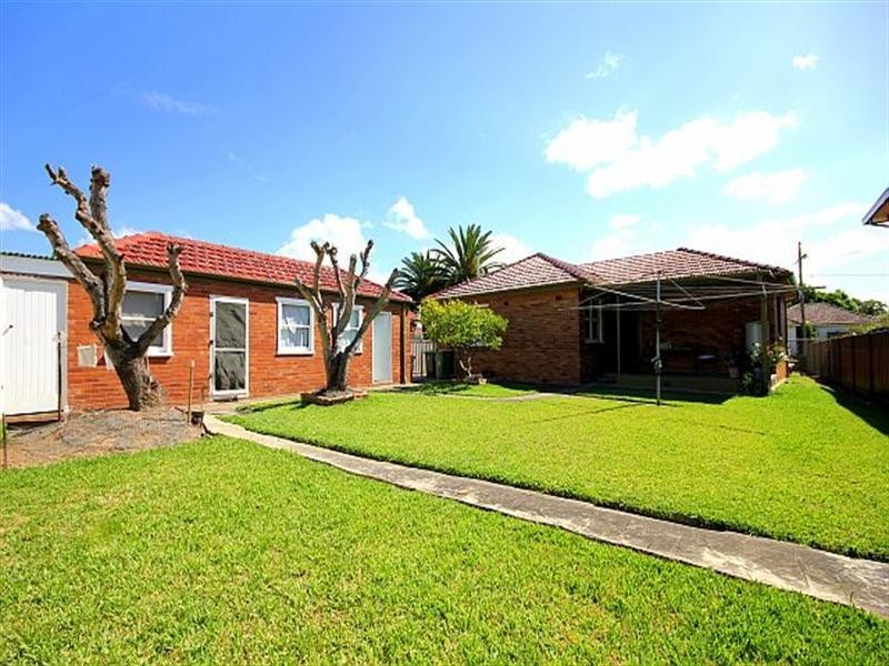 5 Ogmore Court, Bankstown NSW 2200