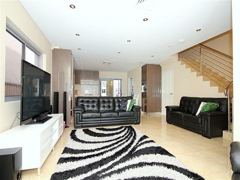 9 Buckland Street, Greenacre NSW 2190