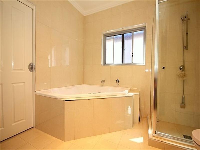 9 Buckland Street, Greenacre NSW 2190