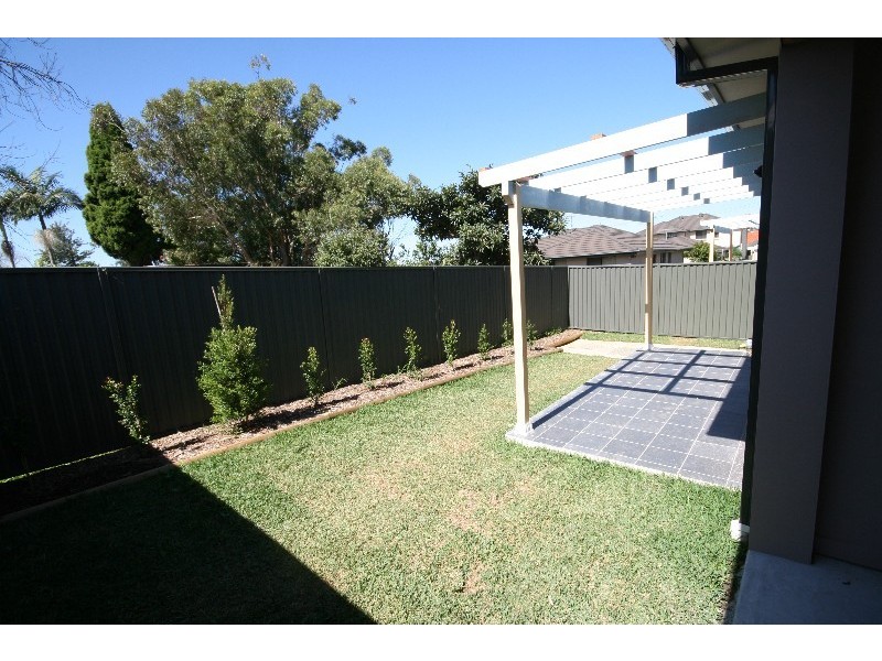3/74 Napoleon Road, Greenacre NSW 2190