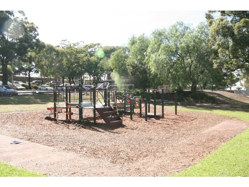 5/74 Napoleon Road, Greenacre NSW 2190