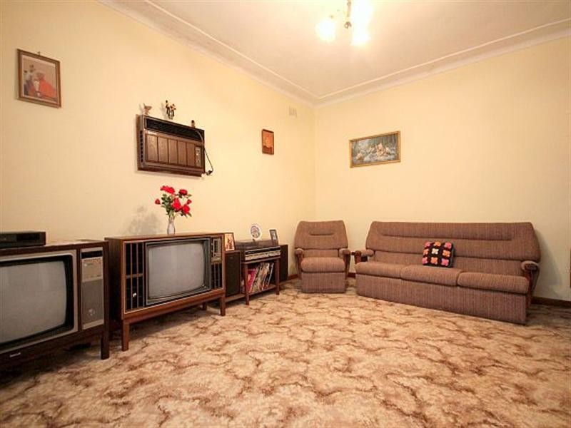 102 Cooper Road, Birrong NSW 2143