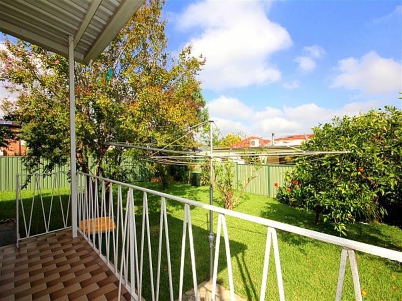 102 Cooper Road, Birrong NSW 2143