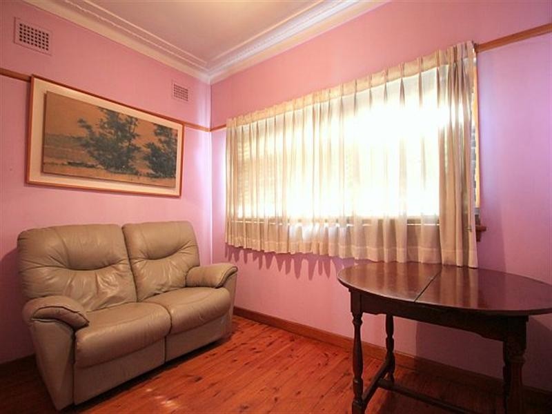 182 Henry Lawson Drive, Georges Hall NSW 2198