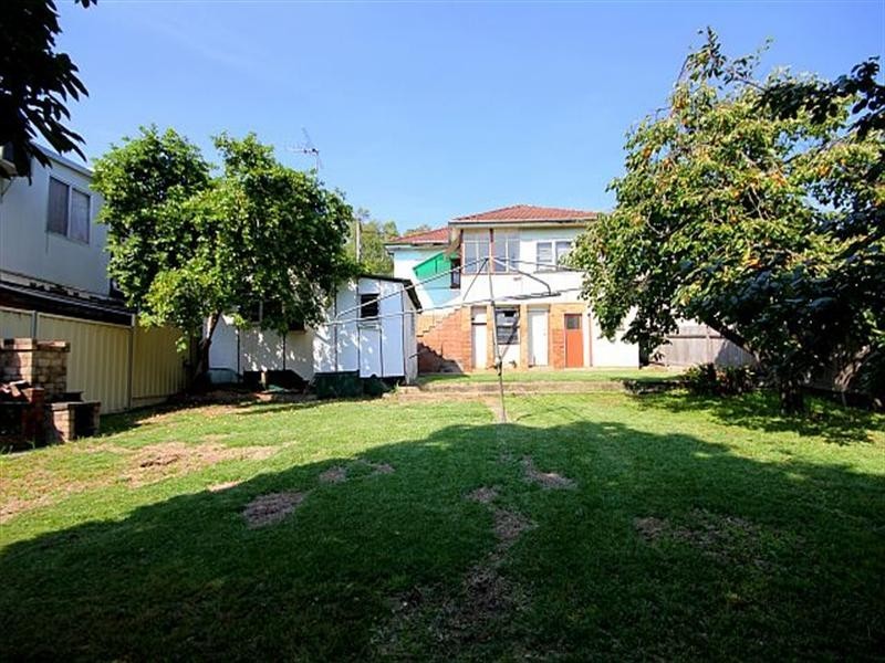 182 Henry Lawson Drive, Georges Hall NSW 2198