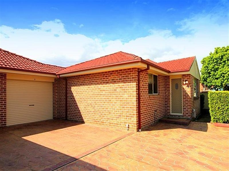 4/64 Market Street, Condell Park NSW 2200