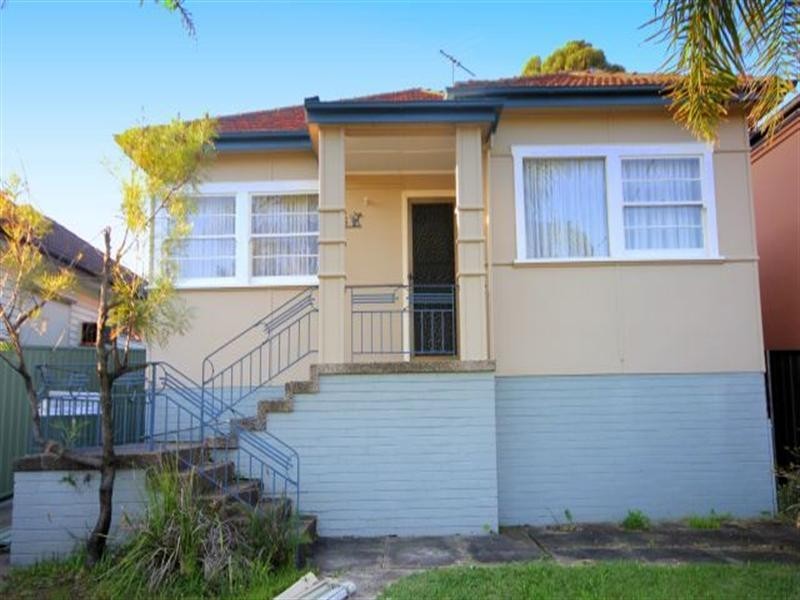 6 Charlton Street, Yagoona NSW 2199