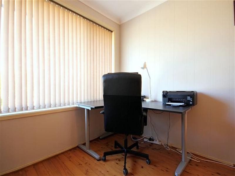 4 Josephine Crescent, Georges Hall NSW 2198