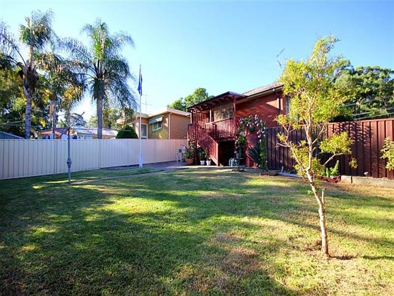 4 Josephine Crescent, Georges Hall NSW 2198