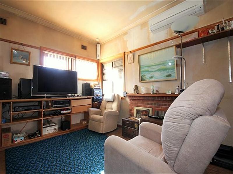 2 Kembla Avenue, Chester Hill NSW 2162