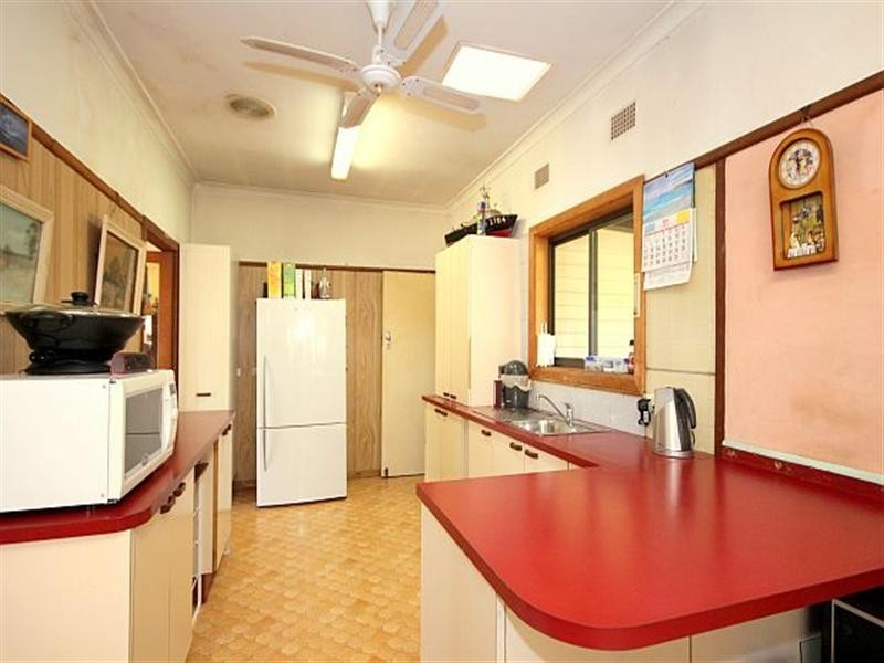 2 Kembla Avenue, Chester Hill NSW 2162