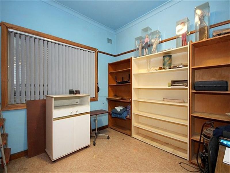 2 Kembla Avenue, Chester Hill NSW 2162