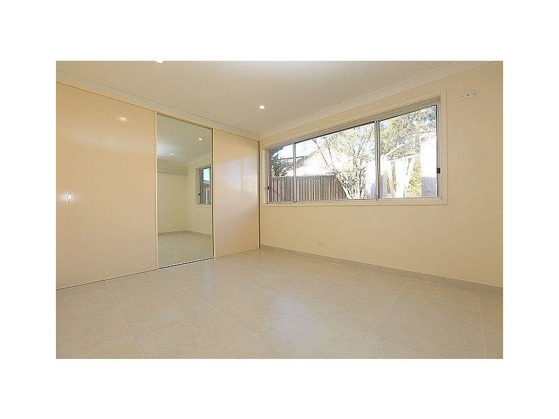 4 Bligh Close, Georges Hall NSW 2198