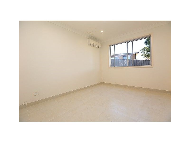 4 Bligh Close, Georges Hall NSW 2198