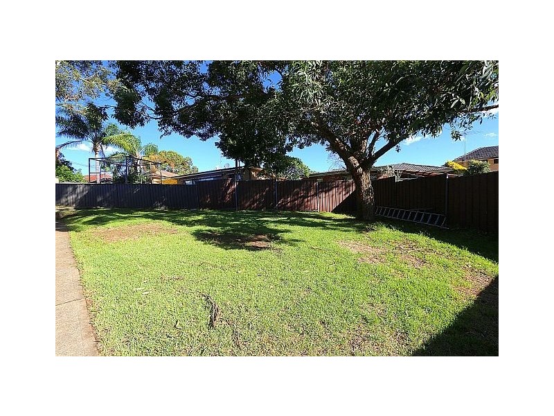 4 Bligh Close, Georges Hall NSW 2198