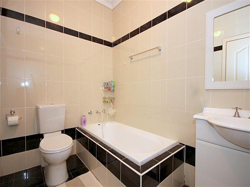 2/203-205 Marion Street, Bankstown NSW 2200