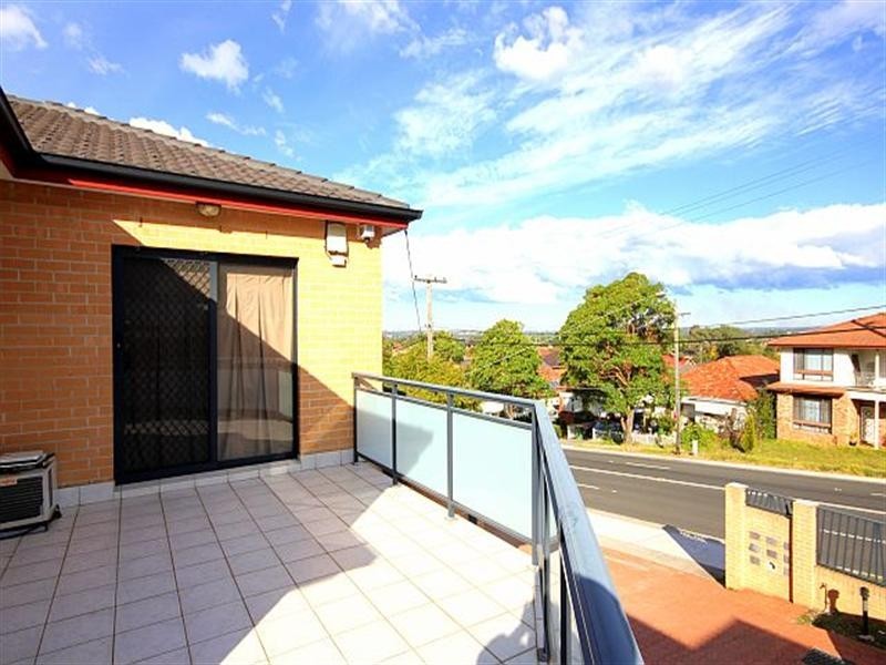 2/203-205 Marion Street, Bankstown NSW 2200