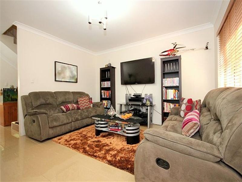 4/209 Old Kent Road, Greenacre NSW 2190