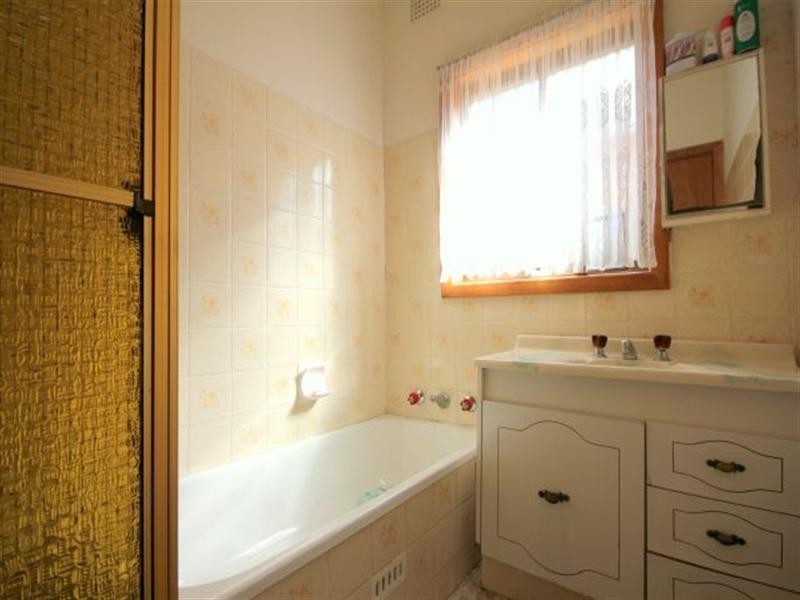 102 Cooper Road, Birrong NSW 2143