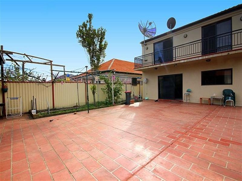 12 Mimosa Road, Greenacre NSW 2190