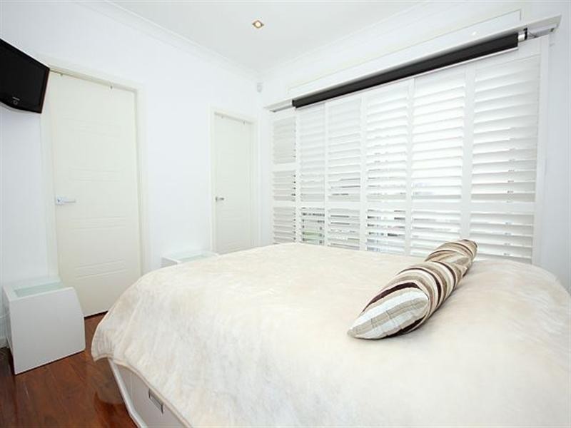 16 Glenbrook Crescent, Georges Hall NSW 2198